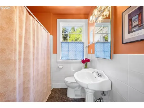 3740 SW Greenleaf Drive Portland OR 97221