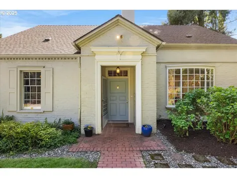 3740 SW Greenleaf Drive Portland OR 97221