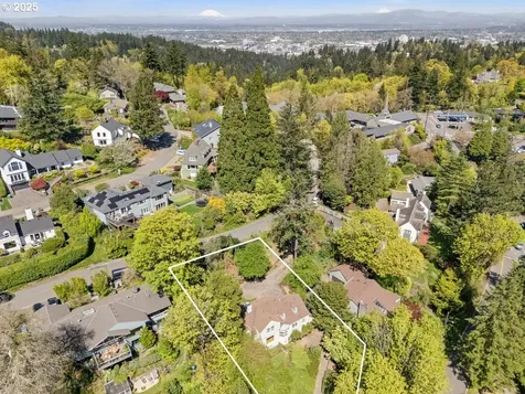 3740 SW Greenleaf Drive Portland OR 97221