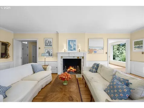 3740 SW Greenleaf Drive Portland OR 97221
