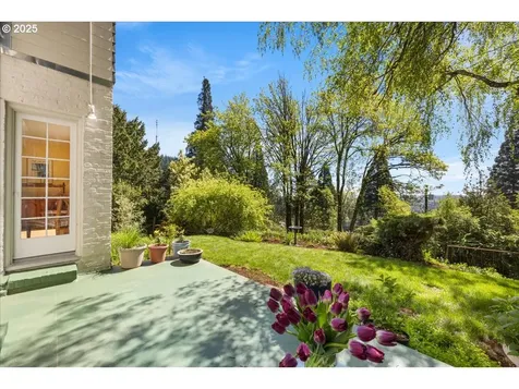 3740 SW Greenleaf Drive Portland OR 97221