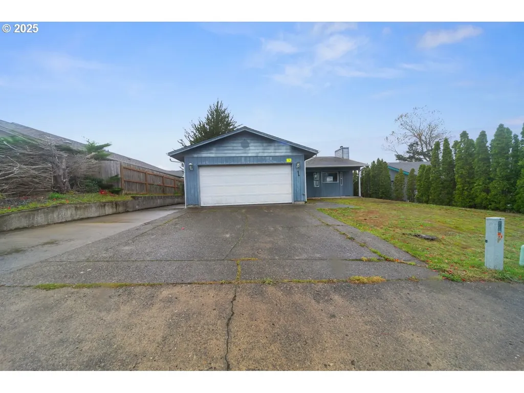 1924 Garfield Street North Bend OR 97459