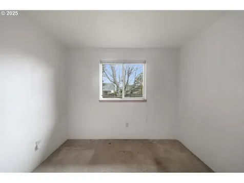 1924 Garfield Street North Bend OR 97459