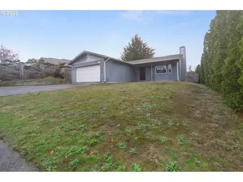 1924 Garfield Street North Bend OR 97459