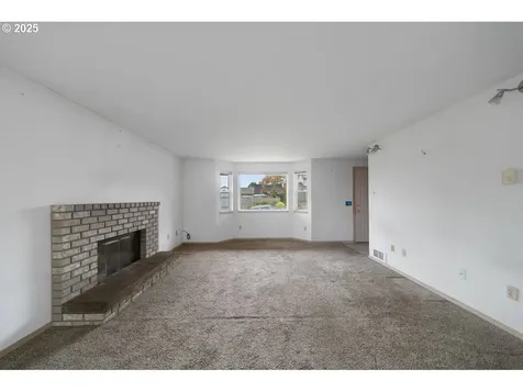 1924 Garfield Street North Bend OR 97459