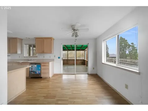 1924 Garfield Street North Bend OR 97459