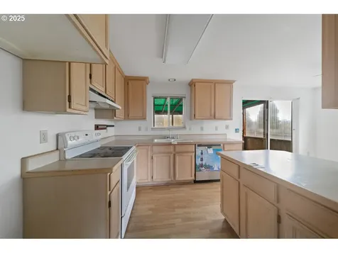 1924 Garfield Street North Bend OR 97459