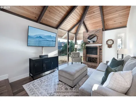 8720 SW Bridletrail Avenue Beaverton OR 97008