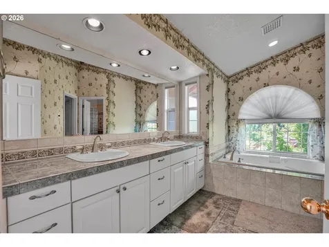 11826 SE Grand Vista Drive Clackamas OR 97015