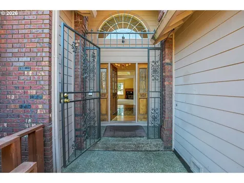 11826 SE Grand Vista Drive Clackamas OR 97015