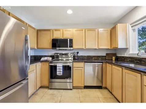 4412 SE 101st Avenue Portland OR 97266