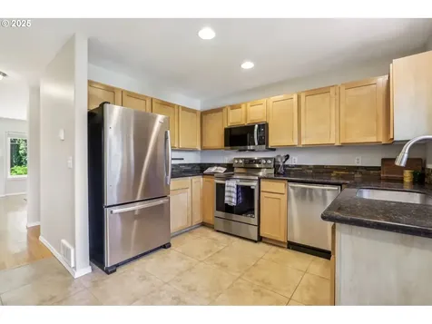 4412 SE 101st Avenue Portland OR 97266