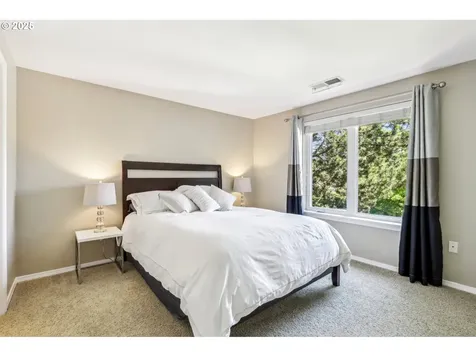 4412 SE 101st Avenue Portland OR 97266