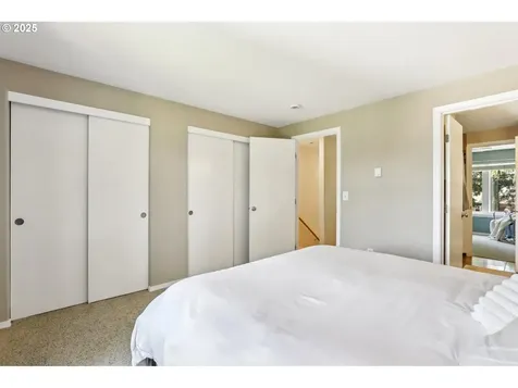 4412 SE 101st Avenue Portland OR 97266