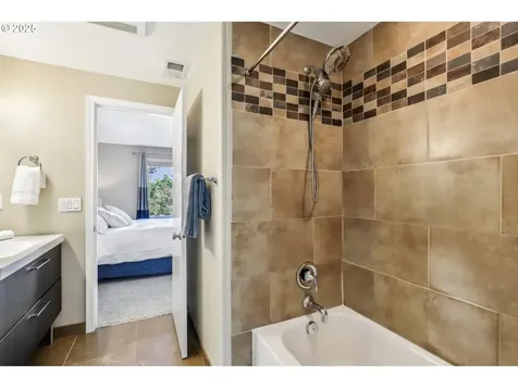 4412 SE 101st Avenue Portland OR 97266