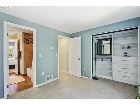 4412 SE 101st Avenue Portland OR 97266
