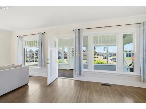 1802 8th Street Tillamook OR 97141