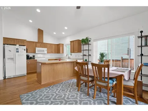 3392 Falcon Drive Springfield OR 97477