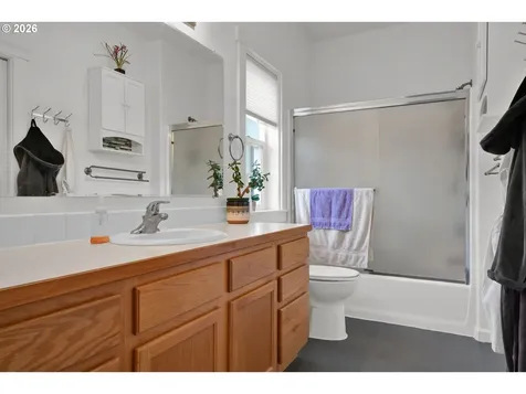 3392 Falcon Drive Springfield OR 97477