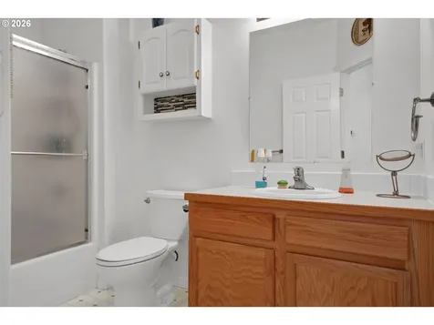 3392 Falcon Drive Springfield OR 97477