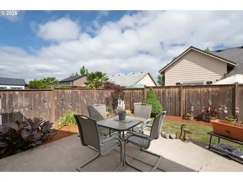 3392 Falcon Drive Springfield OR 97477