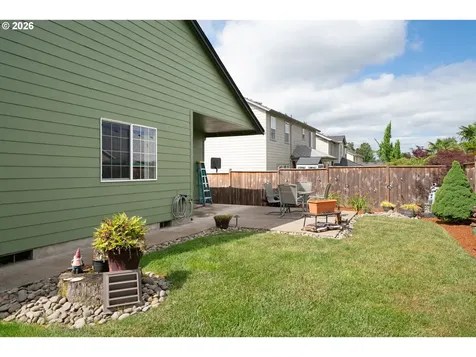 3392 Falcon Drive Springfield OR 97477