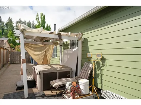 3392 Falcon Drive Springfield OR 97477
