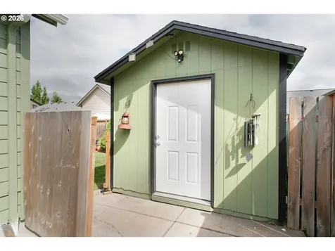 3392 Falcon Drive Springfield OR 97477