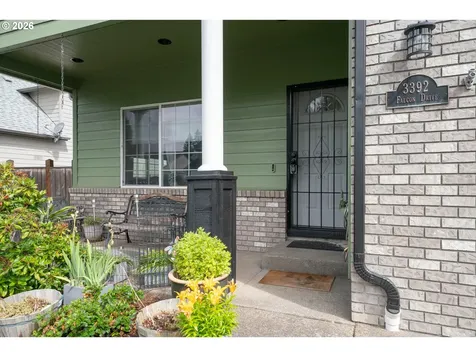 3392 Falcon Drive Springfield OR 97477