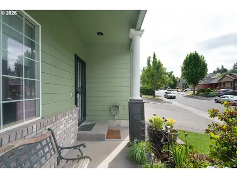3392 Falcon Drive Springfield OR 97477