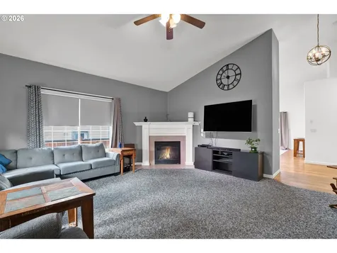 3392 Falcon Drive Springfield OR 97477