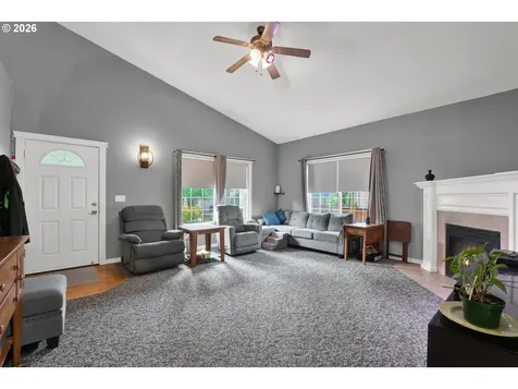3392 Falcon Drive Springfield OR 97477