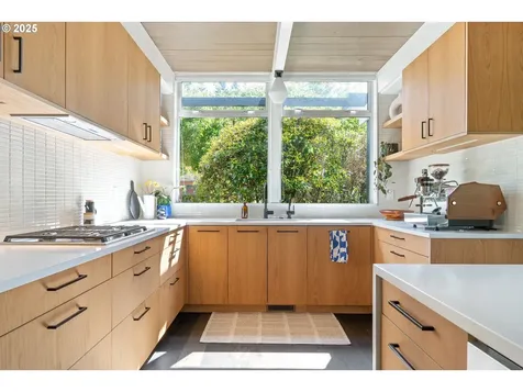 9707 SW 59th Avenue Portland OR 97219