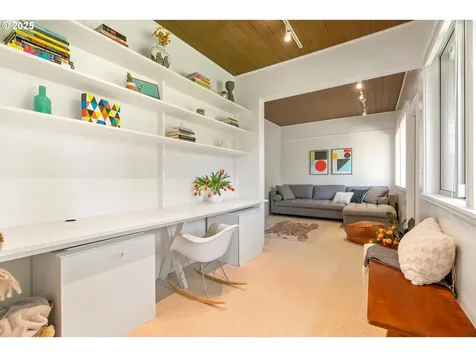 9707 SW 59th Avenue Portland OR 97219