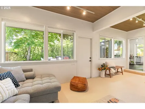 9707 SW 59th Avenue Portland OR 97219