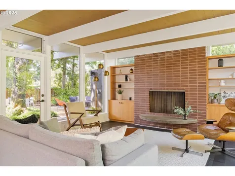 9707 SW 59th Avenue Portland OR 97219