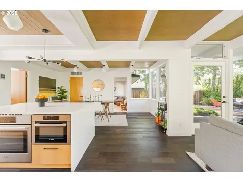 9707 SW 59th Avenue Portland OR 97219
