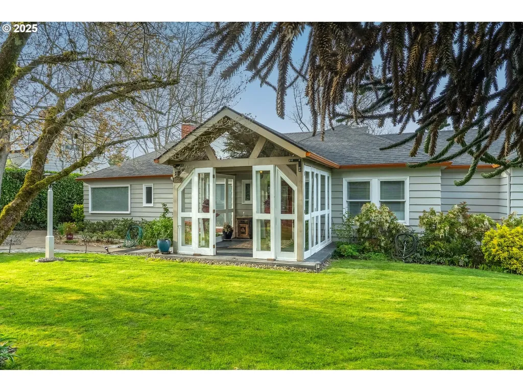 8535 SW Birchwood Road Portland OR 97225