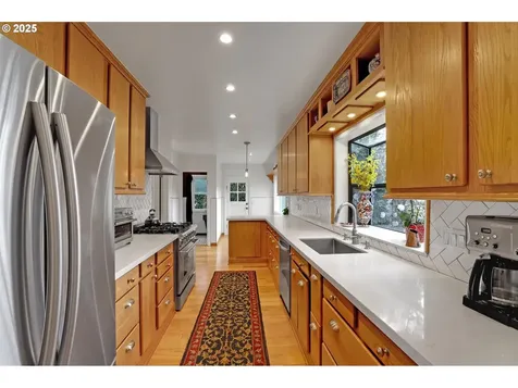 8535 SW Birchwood Road Portland OR 97225