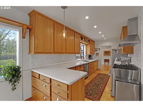 8535 SW Birchwood Road Portland OR 97225