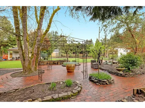 8535 SW Birchwood Road Portland OR 97225