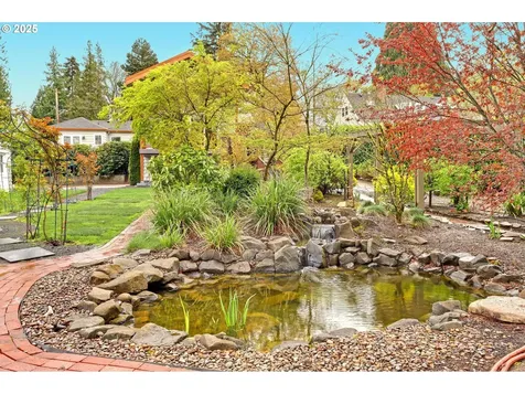 8535 SW Birchwood Road Portland OR 97225