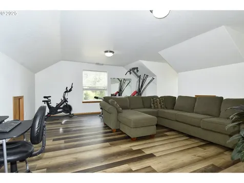 2036 NW Woodland Drive Mcminnville OR 97128