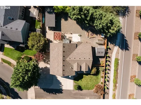 2036 NW Woodland Drive Mcminnville OR 97128