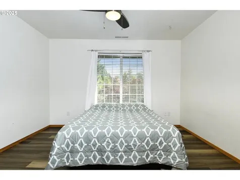 2036 NW Woodland Drive Mcminnville OR 97128