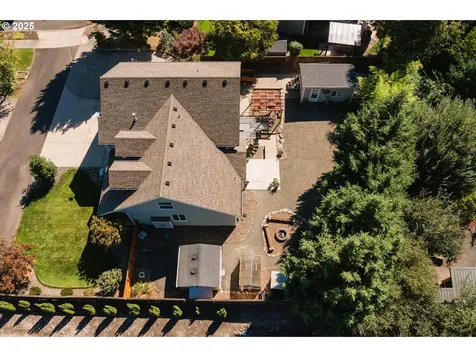 2036 NW Woodland Drive Mcminnville OR 97128