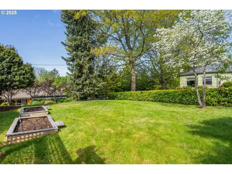8075 SW Valley View Court Portland OR 97225