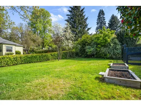 8075 SW Valley View Court Portland OR 97225
