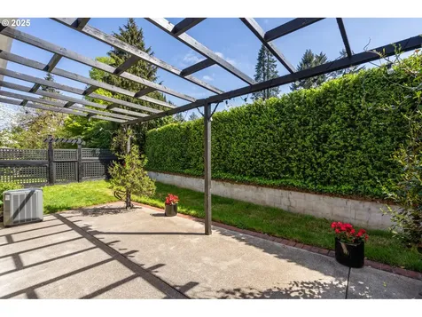 8075 SW Valley View Court Portland OR 97225