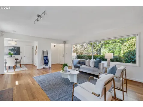8075 SW Valley View Court Portland OR 97225